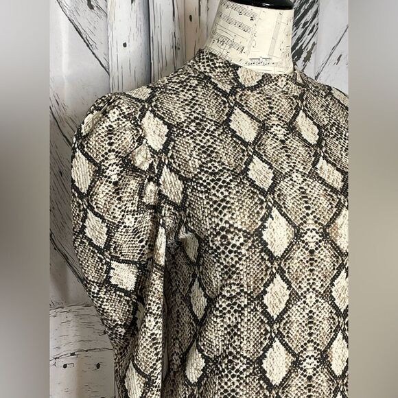 Free Kisses Snakeskin Print Top Mock Turtleneck Puffed Sleeve M - Picture 2 of 6